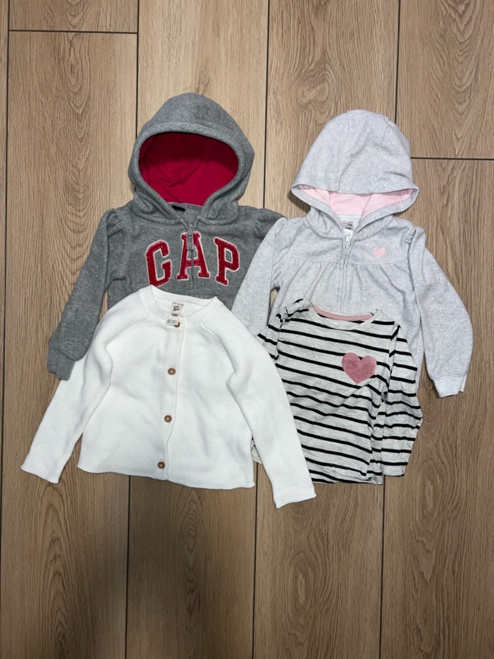 Set of 4 Assorted Clothing for Babies up to 24 Months